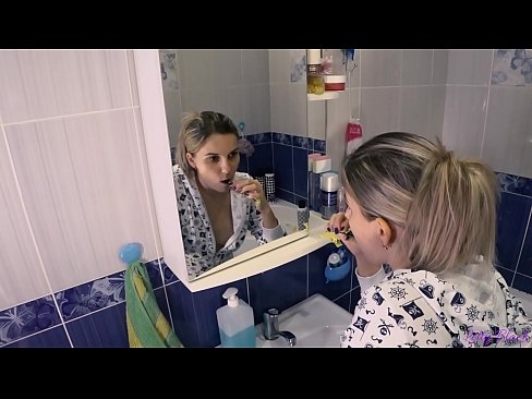 ❤️ Mae darnia gyda ifanc mewn pyjamas yn dod i ben cum llafar yn ass - letty du ☑Fideo ffwc ar porn % cy.pornoklinge.ru% ☑